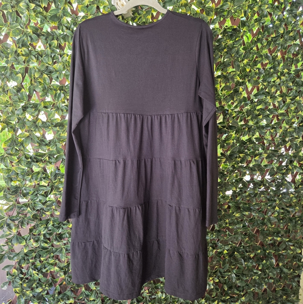 NWT Black Long Sleeve Crew Neck Tiered Smock Dress Boohoo Size 12 - Picture 3 of 8